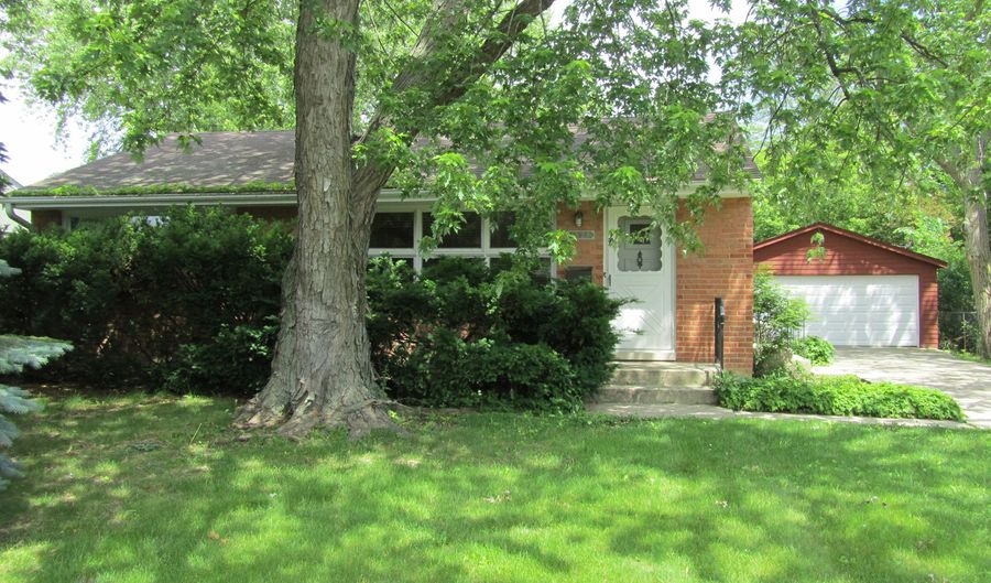1527 Greenleaf Ave, Lake Forest, IL 60045 - 2 Beds, 1 Bath