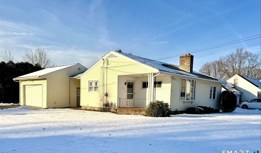 181 Sunset Dr, Ansonia, CT 06401 - 2 Beds, 1 Bath