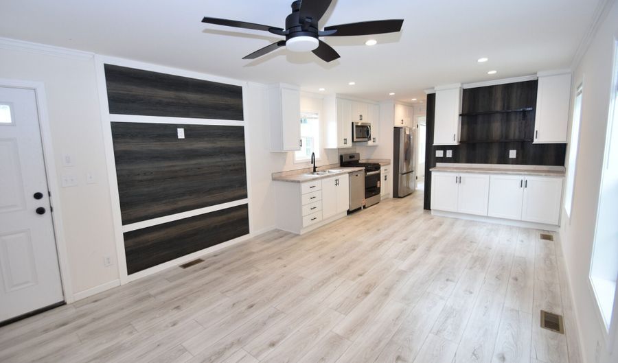 166 Boston Tpke B, Bolton, CT 06043 - 2 Beds, 2 Bath