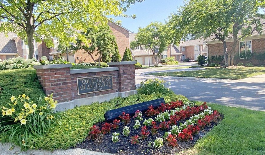 1671 N Belmont Ct, Arlington Heights, IL 60004 - 3 Beds, 2 Bath