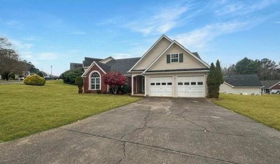 3294 Mcever Park Cir, Acworth, GA 30101 - 3 Beds, 2 Bath