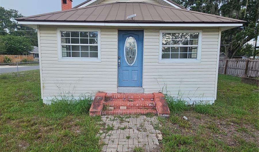 220 DIXIE Hwy, Auburndale, FL 33823 - 2 Beds, 1 Bath