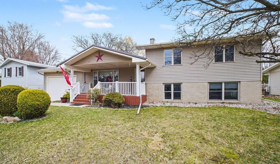 218 Fleming Dr, Alma, MI 48801 - 5 Beds, 2 Bath