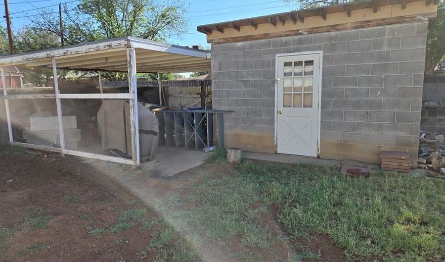 908 NW 11th St, Andrews, TX 79714 - 4 Beds, 3 Bath