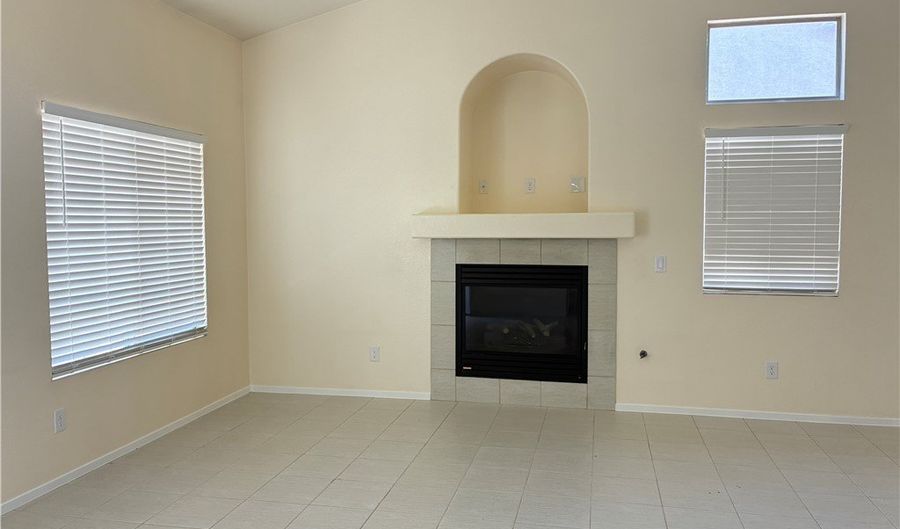 688 PANSY Pl, Henderson, NV 89052 - 3 Beds, 2 Bath