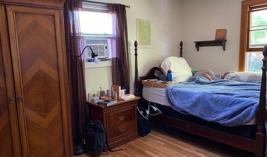 246 East Ave, Burlington, VT 05401 - 3 Beds, 2 Bath