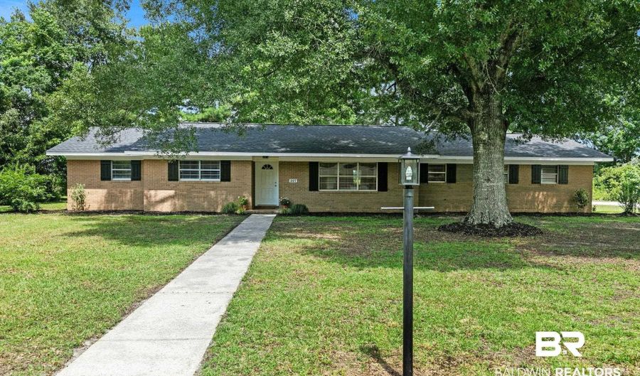 207 14th Ave, Atmore, AL 36502 - 3 Beds, 2 Bath