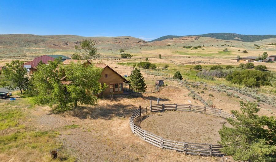 50251 BENNETT Ln, Baker City, OR 97814 - 4 Beds, 3 Bath