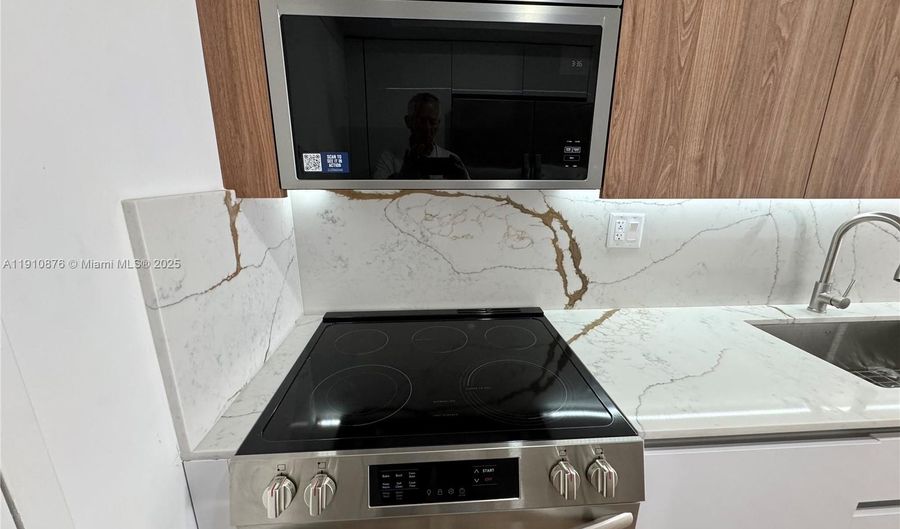 18031 Biscayne Blvd 1402, Aventura, FL 33160 - 2 Beds, 2 Bath