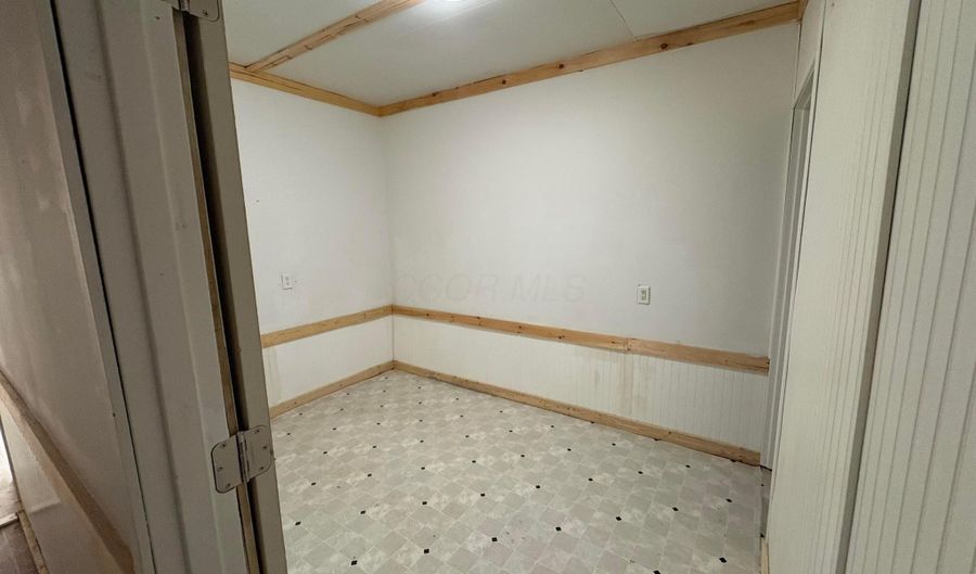 1 S Central St, Ashley, OH 43003 - 2 Beds, 2 Bath