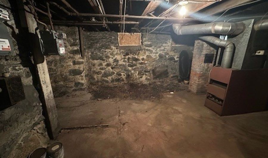 31 Amherst St, Boston, MA 02131 - 3 Beds, 2 Bath