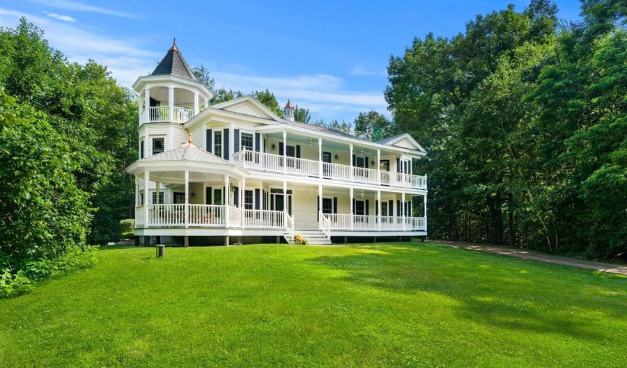 38 Rowell E Rd, Brentwood, NH 03833 - 4 Beds, 5 Bath