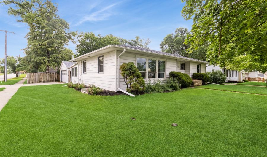 202 S Dakota Ave, Ames, IA 50014 - 3 Beds, 2 Bath