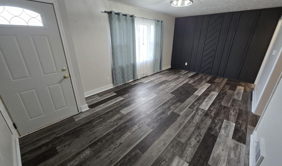 224 S 19th St, Beatrice, NE 68310 - 2 Beds, 1 Bath