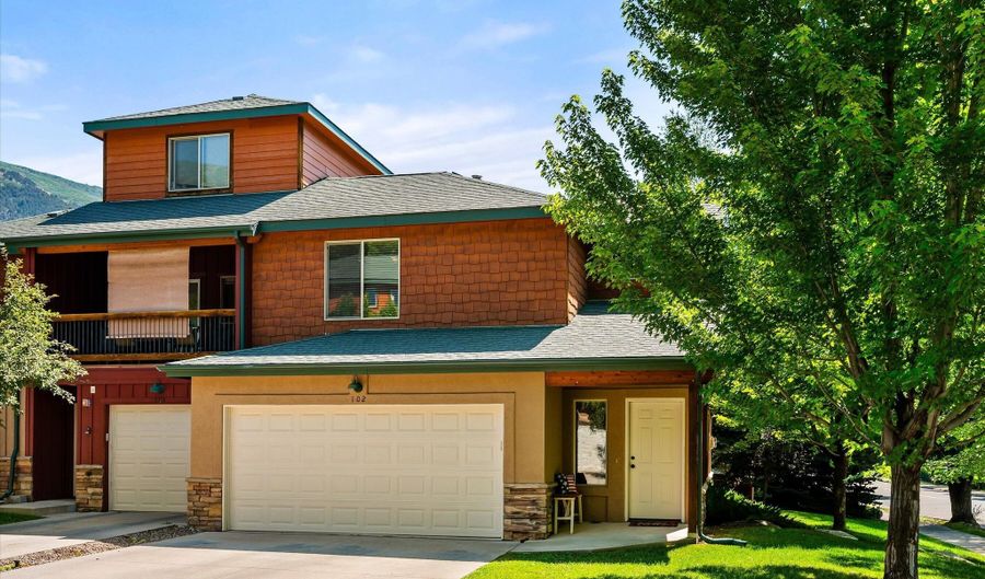 102 Timber Creek Dr, Glenwood Springs, CO 81601 - 3 Beds, 3 Bath