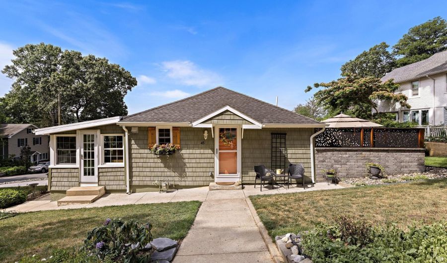 45 Mountainside Ave, Atlantic Highlands, NJ 07716 - 2 Beds, 1 Bath