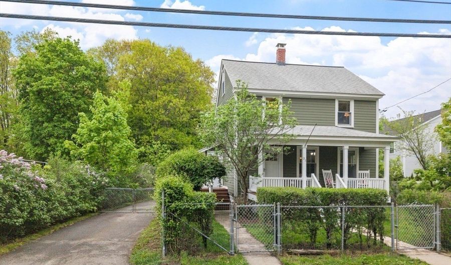 31 Rogers, Billerica, MA 01862 - 3 Beds, 1 Bath