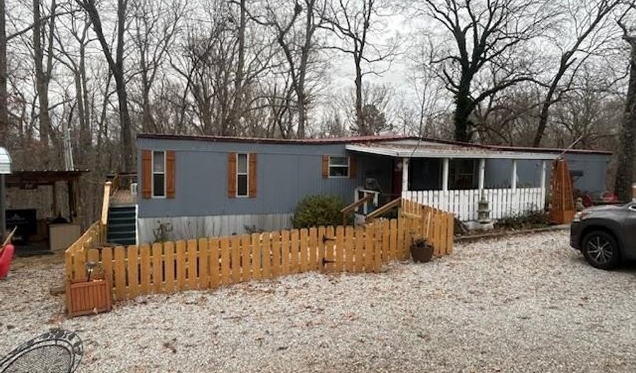 332 Coles Point Rd, Batesville, MS 38606 - 2 Beds, 2 Bath