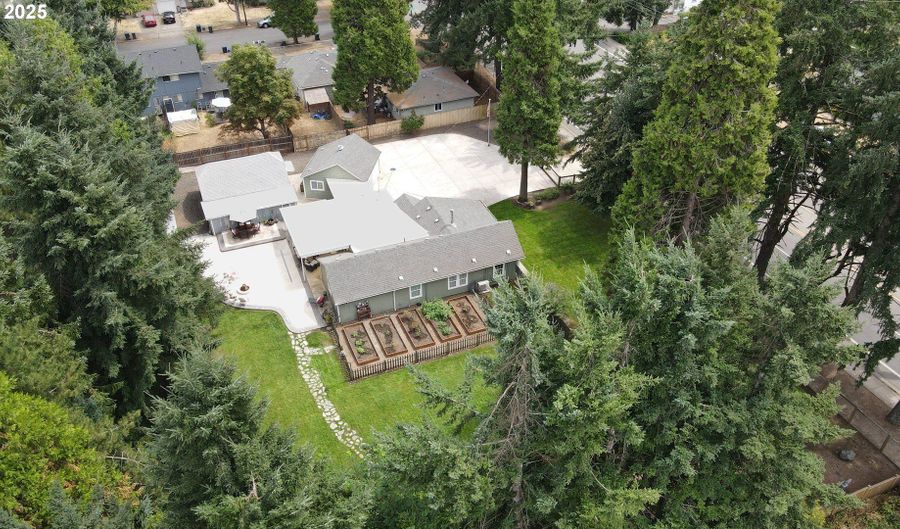 6002 MAIN St, Springfield, OR 97478 - 3 Beds, 2 Bath