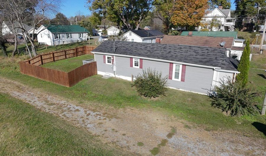 211 SW Butt St, Abingdon, VA 24210 - 2 Beds, 1 Bath