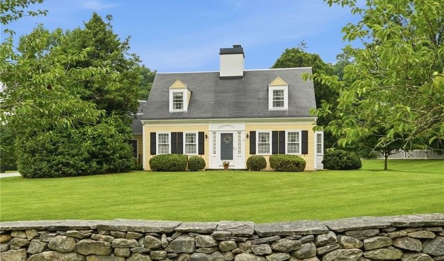 142 Ferry Rd, Bristol, RI 02809 - 3 Beds, 3 Bath