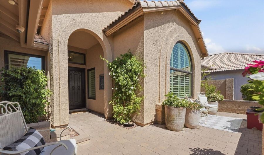 640 N ALDER Dr, Chandler, AZ 85226 - 4 Beds, 2 Bath