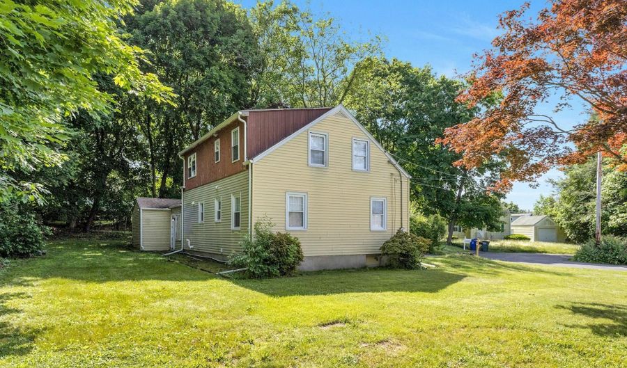 124 Minturn Pl, Bridgeport, CT 06606 - 5 Beds, 2 Bath