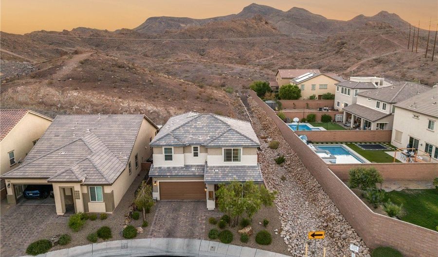 1051 Upper Springs St, Henderson, NV 89002 - 4 Beds, 3 Bath