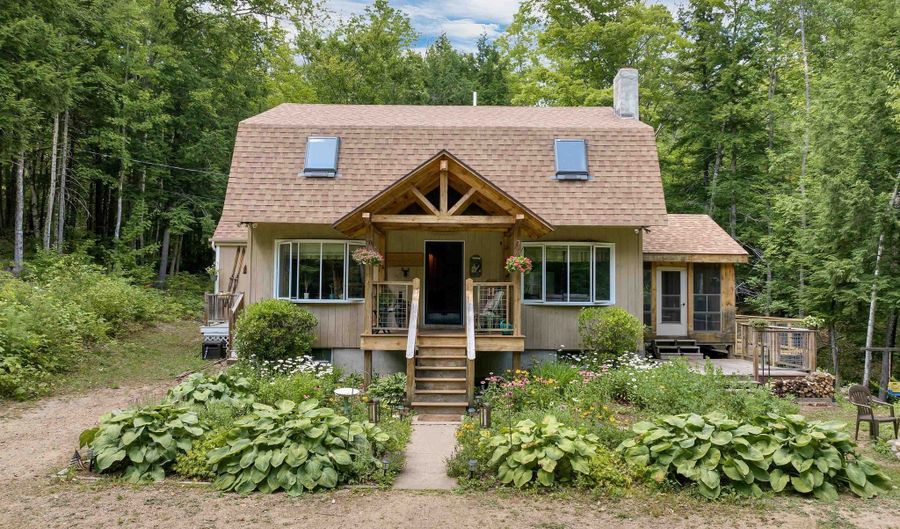 419 Glen Ledge Rd, Bartlett, NH 03812 - 3 Beds, 2 Bath