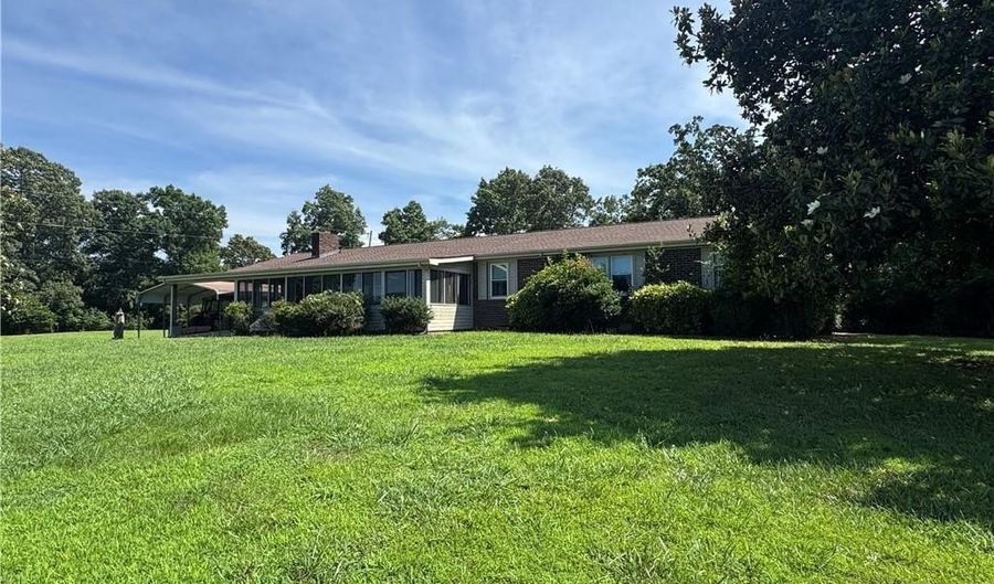 2113 Union Grove Church Rd SE, Adairsville, GA 30103 - 3 Beds, 2 Bath