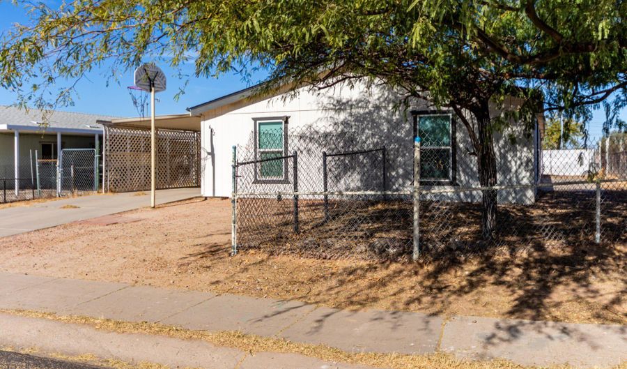 602 W SAGUARO St, Casa Grande, AZ 85122 - 4 Beds, 2 Bath