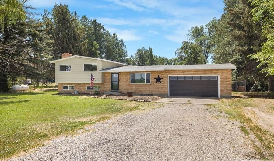 339 W 350 N, Blackfoot, ID 83221 - 4 Beds, 2 Bath