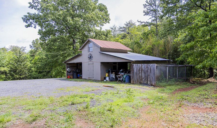 40 Wesley, Adairsville, GA 30103 - 3 Beds, 2 Bath