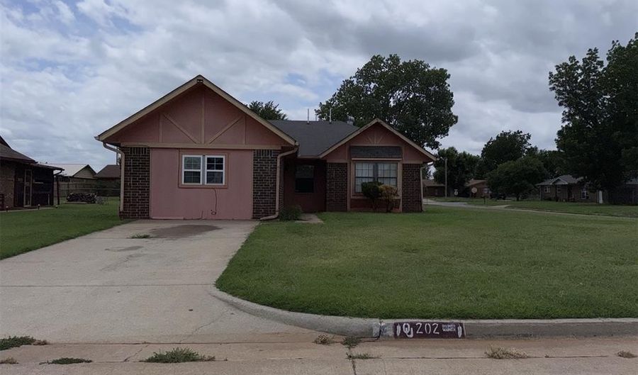 202 Redbud Dr, Anadarko, OK 73005 - 4 Beds, 2 Bath