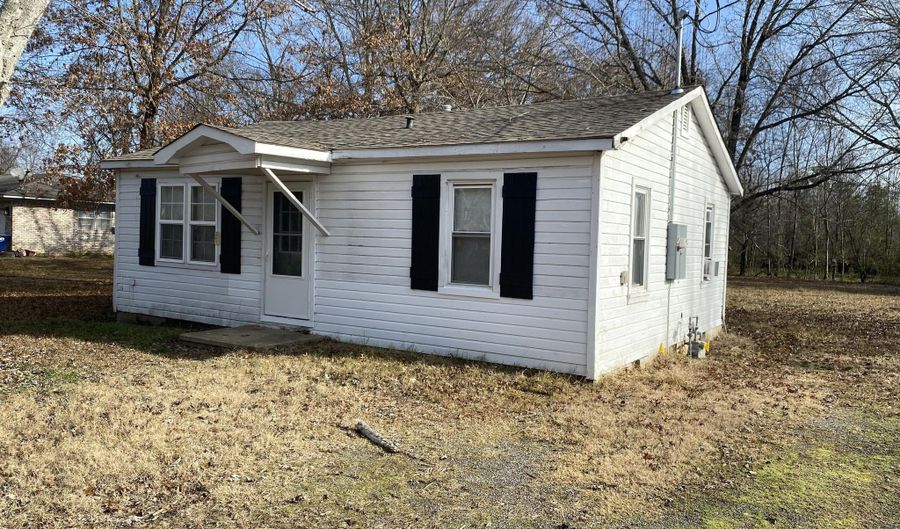 306 NE 8th St, Atkins, AR 72823 - 2 Beds, 1 Bath