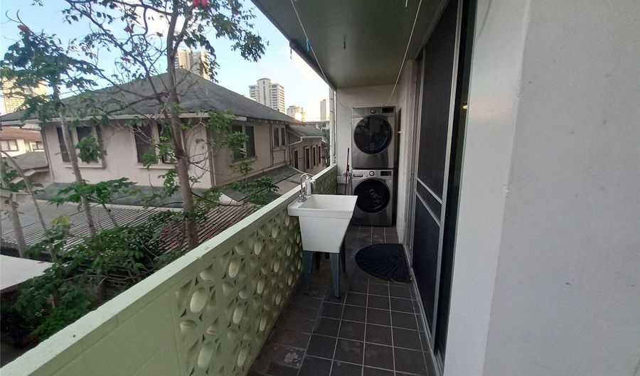 2120 Fern St 105, Honolulu, HI 96826 - 2 Beds, 2 Bath