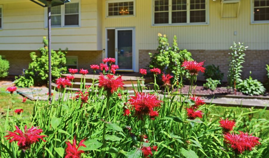 3 Birchcrest Dr, Danbury, CT 06811 - 4 Beds, 3 Bath