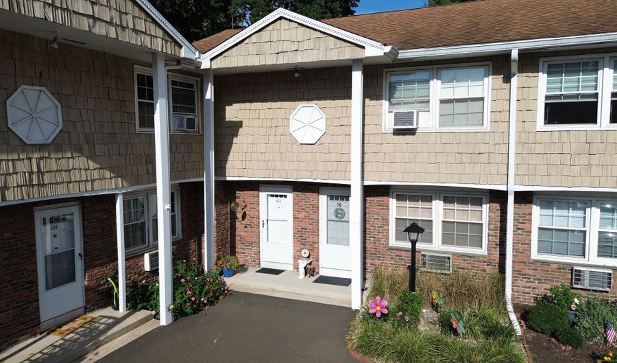 116 Commerce St 15, Clinton, CT 06413 - 2 Beds, 2 Bath