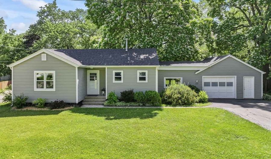 41073 N 1st St, Antioch, IL 60002 - 3 Beds, 1 Bath