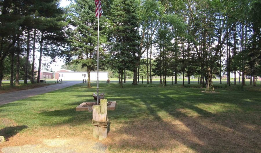 709 W 17th Dr, Arkdale, WI 54613 - 3 Beds, 2 Bath