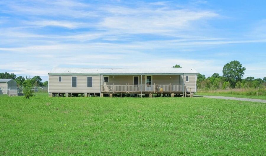 177 Lynn Robin Rd, Arnaudville, LA 70512 - 3 Beds, 2 Bath
