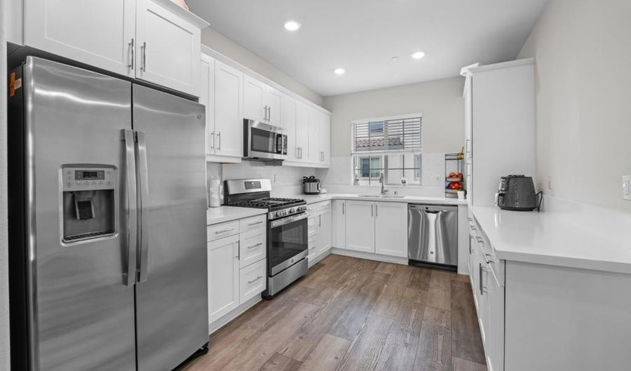 4376 Pacifica Dr 2, Oceanside, CA 92056 - 3 Beds, 3 Bath