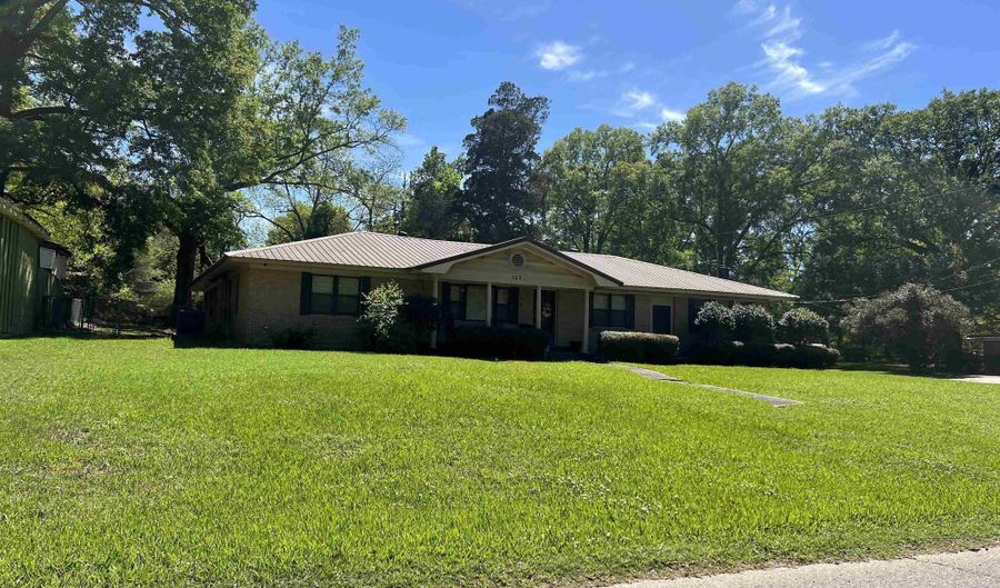 127 FORREST Ave, Bastrop, LA 71220 - 3 Beds, 2 Bath