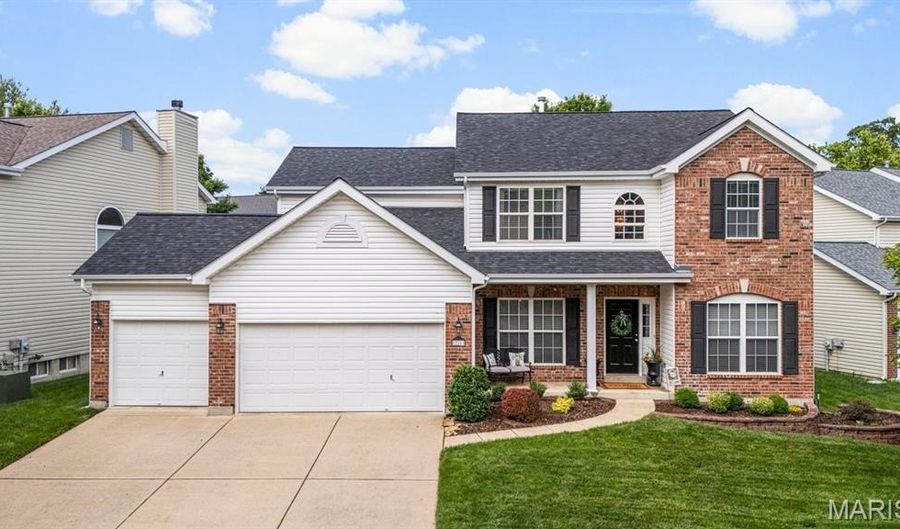 226 Arbor Trails Dr, Ballwin, MO 63021 - 4 Beds, 4 Bath
