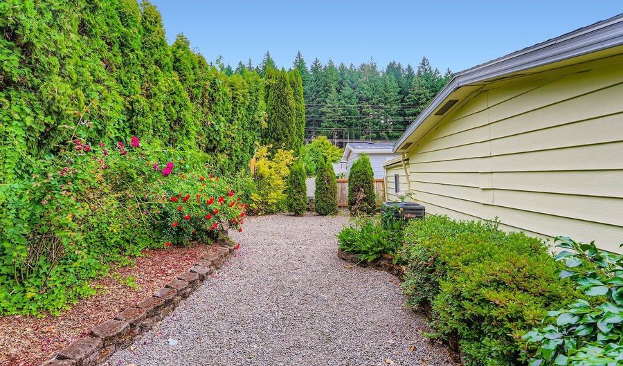 100 SW 195TH Ave 9, Beaverton, OR 97006 - 3 Beds, 2 Bath