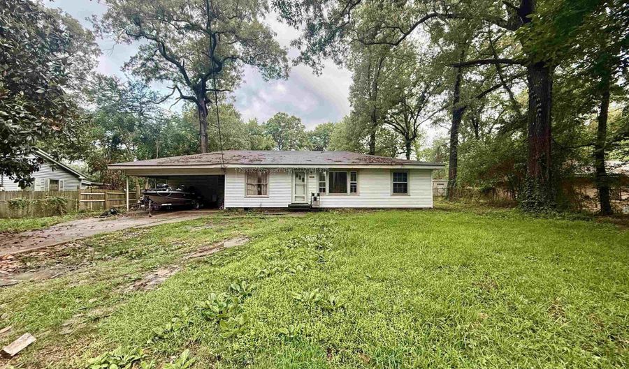 105 OAKDALE Ave, Bastrop, LA 71220 - 4 Beds, 2 Bath