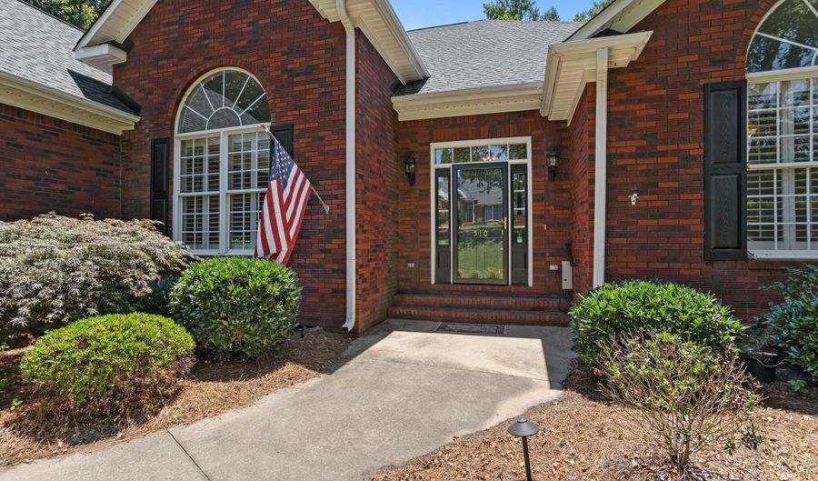 510 Chippendale Ln, Boiling Springs, SC 29316 - 3 Beds, 4 Bath