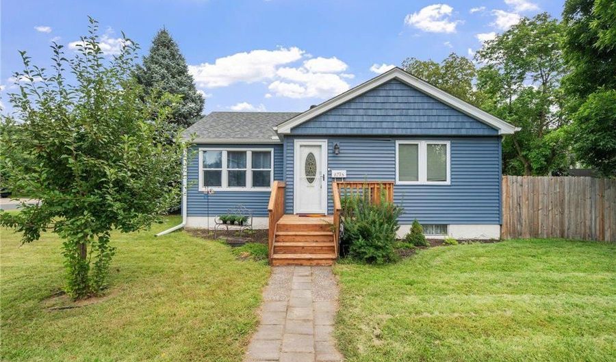 1718 7th Ave, Anoka, MN 55303 - 2 Beds, 2 Bath