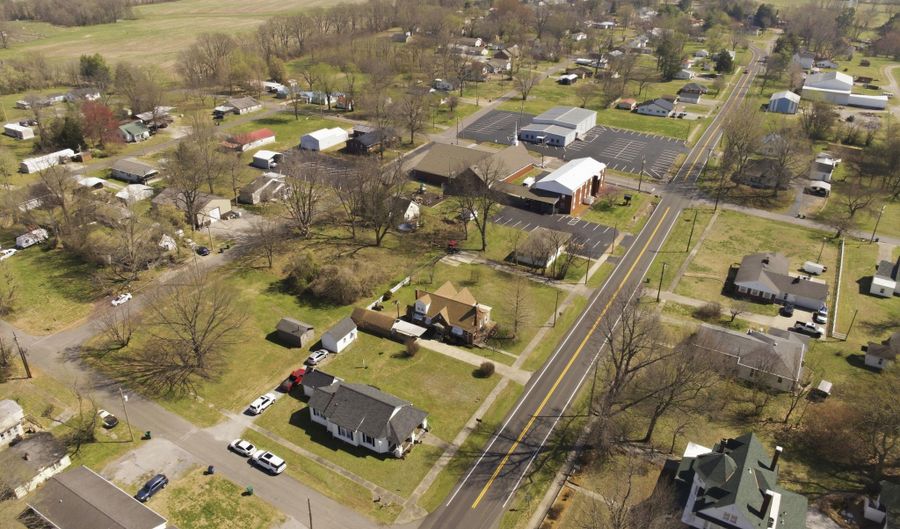 526 Broadway St, Barlow, KY 42024 - 3 Beds, 1 Bath