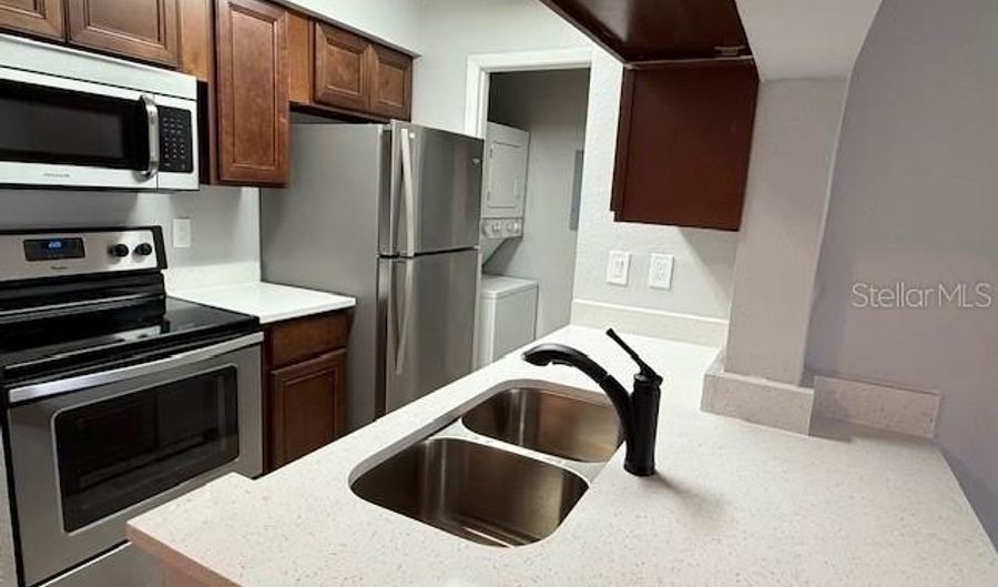 208 AFTON Sq 204, Altamonte Springs, FL 32714 - 1 Beds, 1 Bath